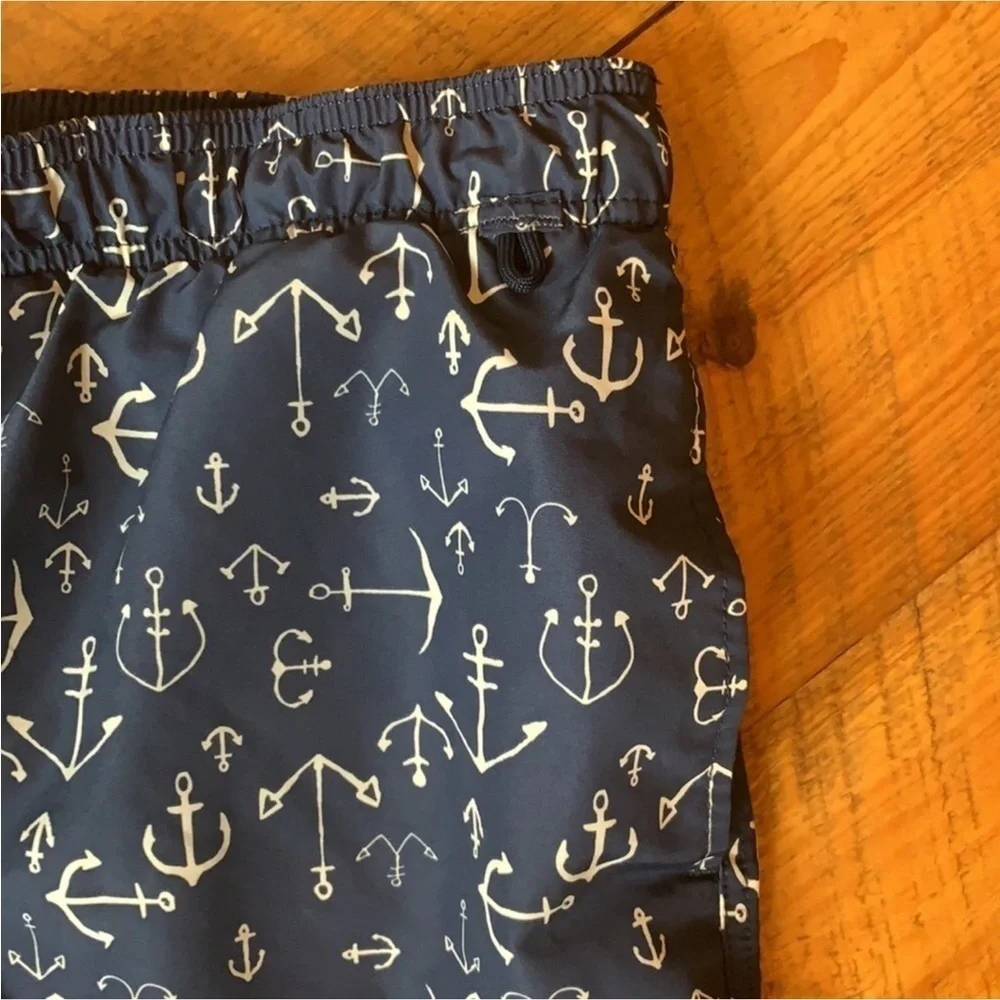 Lands’ End blue swim trunks with anchor print Size Large